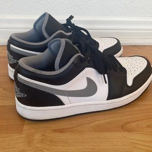 Jordan 1 low black, white and grey.